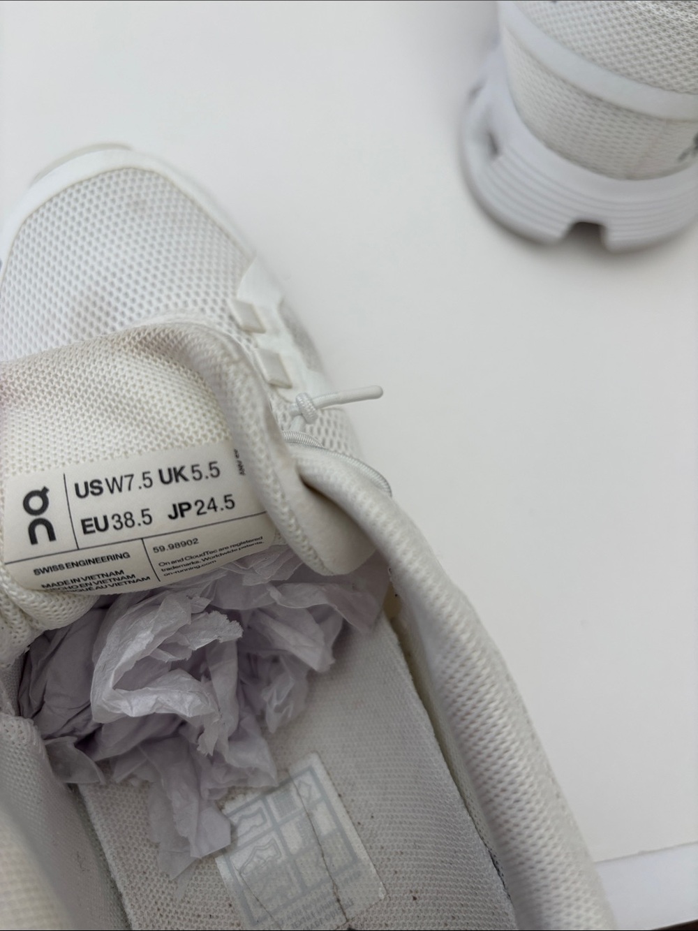 On Clouds White Womens Size 7.5 Athletic Running Walking Comfort Sneakers Shoes - Picture 13 of 13